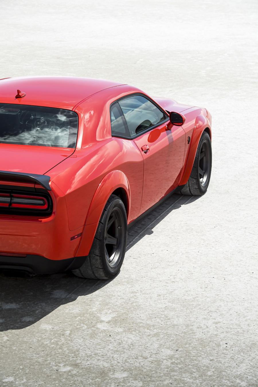 Детали экстерьера Dodge Challenger SRT Super Stock (LC) 2020 года  (фото 24 из 44)